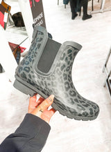 Load image into Gallery viewer, Women’s Matte Leopard Water Boots